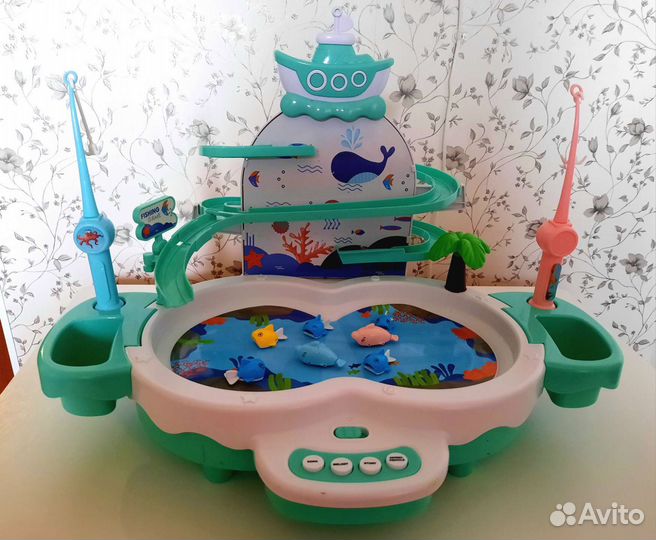 Игрушка - рыбалка с горкой