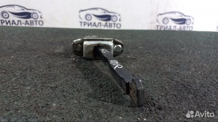 Ограничитель двери Kia Sorento XM передний правый