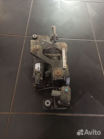 Компрессор пневмо подвески BMW e70,e71