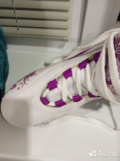 Продаю женские фитнес-коньки Roces