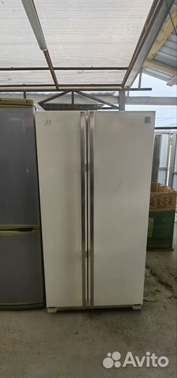 Холодильники с распашными дверями Side by Side