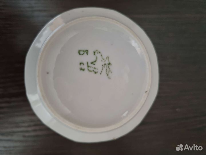 Тарелки, кружки, салатники