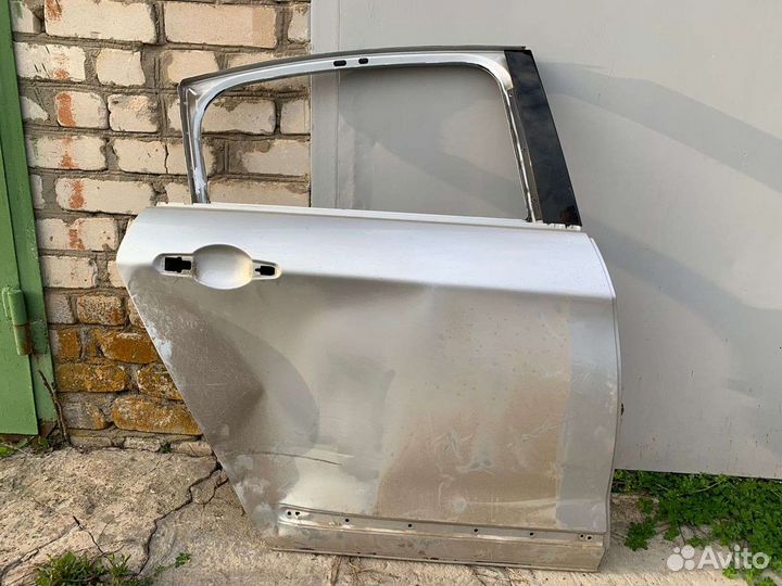 Дверь задняя правая