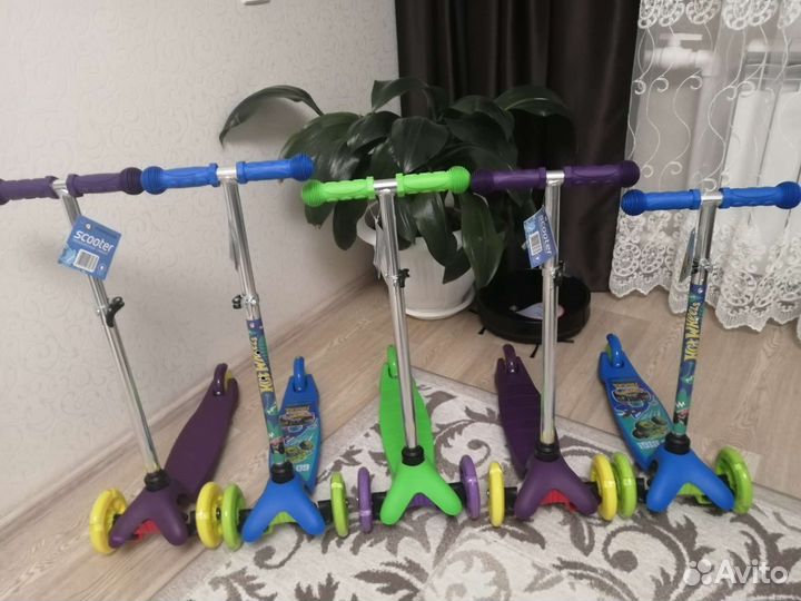 Самокаты новые, трехколесные