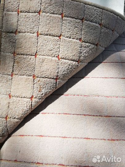 Палас, ковровое покрытие большого размера