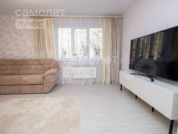 2-к. квартира, 70 м², 1/4 эт.