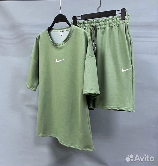 Спортивный костюм с шортами Nike