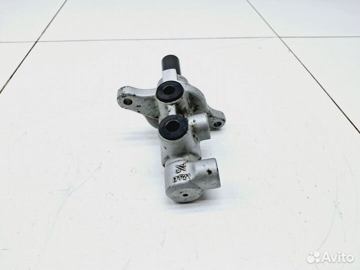 Цилиндр тормозной главный Kia Sportage III (SL) 2