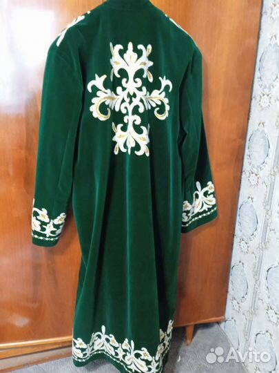 Халат национальный с шапкой. Чапан