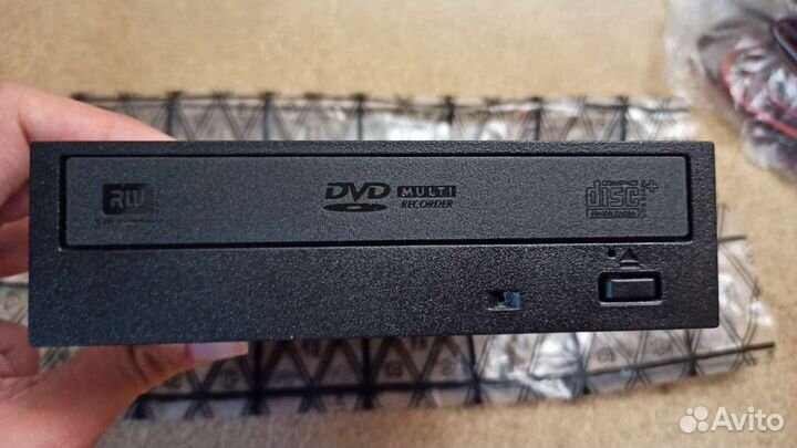 Дискетник и CD приводы
