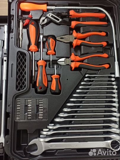 Тележка GTS4 с набором инструмента 147 предмета