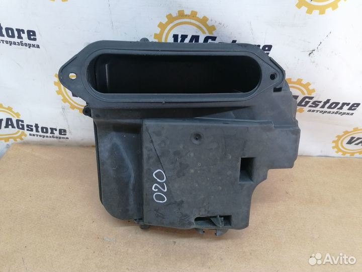 Корпус блока управления двигателем VW Passat B5