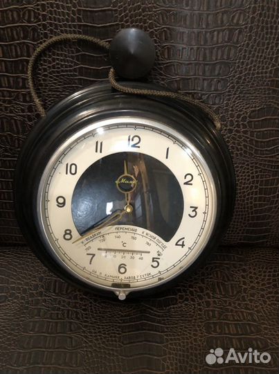 Часы Маяк с барометром и термометром
