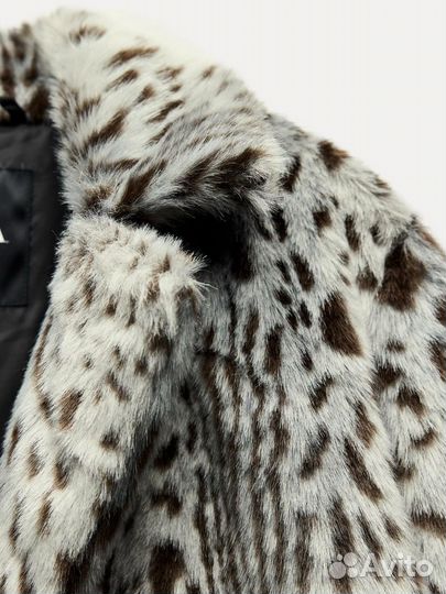 Пальто шуба с анималистичным принтом Zara