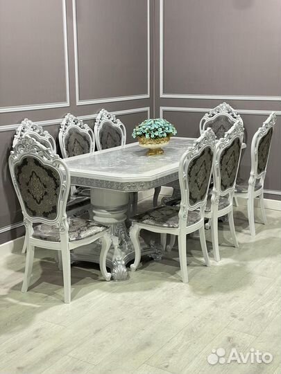 Столы и стулья