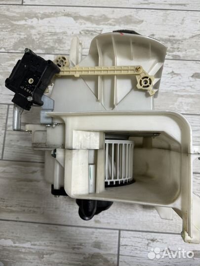 Мотор печки Nissan Skyline ECR 33