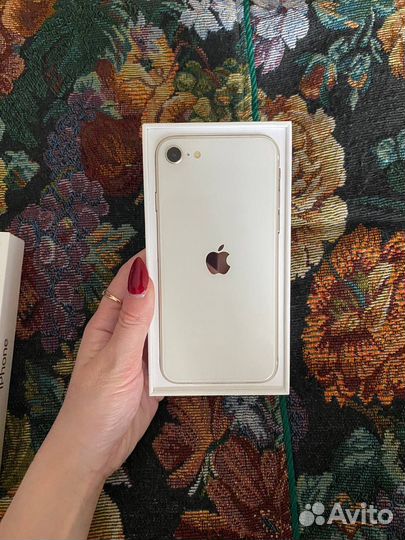 iPhone SE (2022), 64 ГБ