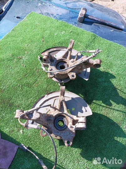 Кулак поворотный передний левый Renault Logan 2017