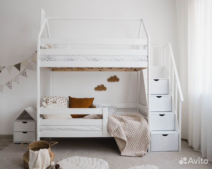 Двухъярусная кровать