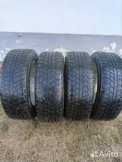 Kumho I'Zen KW31 215/60