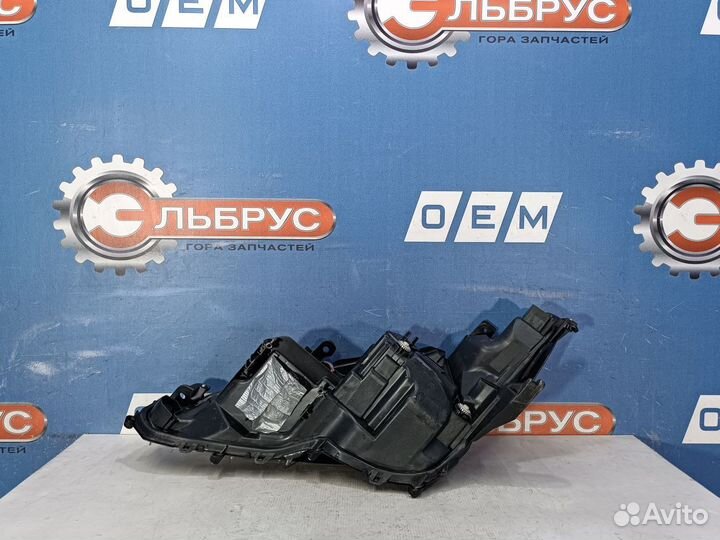 Фара правая Toyota Camry 8 хв70 2017-2024