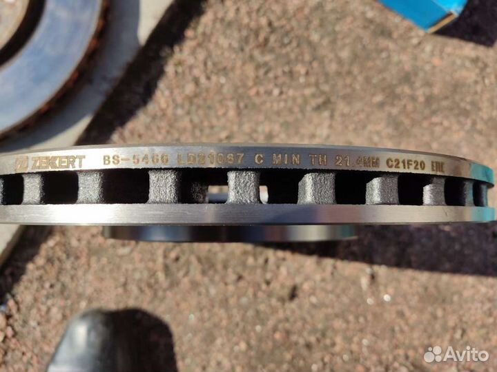 Передние тормозные диски на Волга Сайбер, Stratus