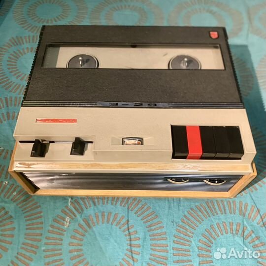 Магнитофон бобинный эльфа