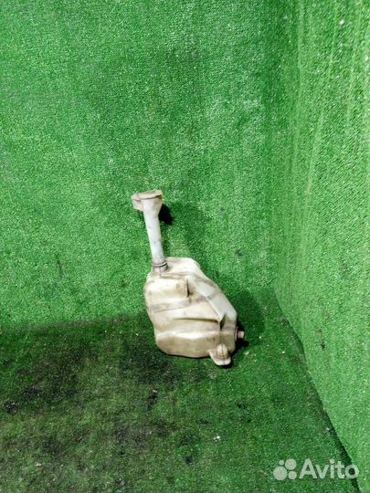 Бачек омывателя Mazda 626 GF