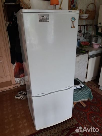 Холодильникбу двух камерный