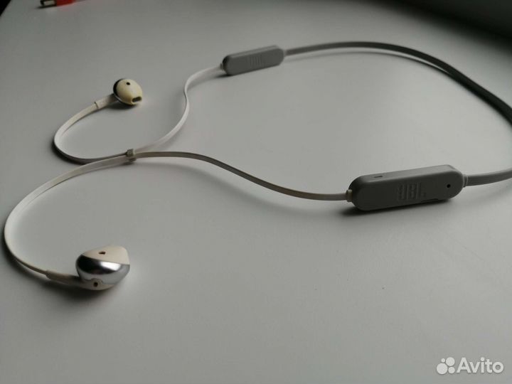 Беспроводные наушники JBL tune 205BT