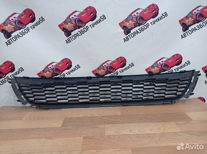Решетка в бампер нижняя Volkswagen Polo 5 2011