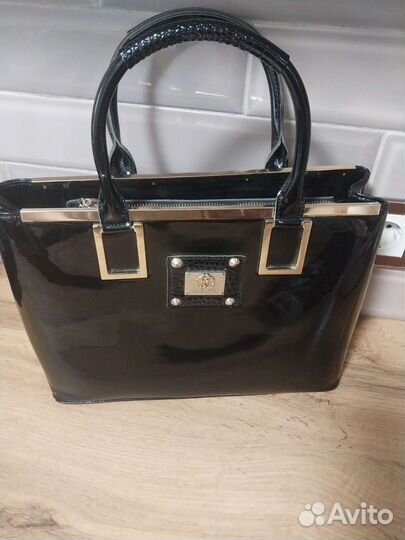 Сумка женская лакированная