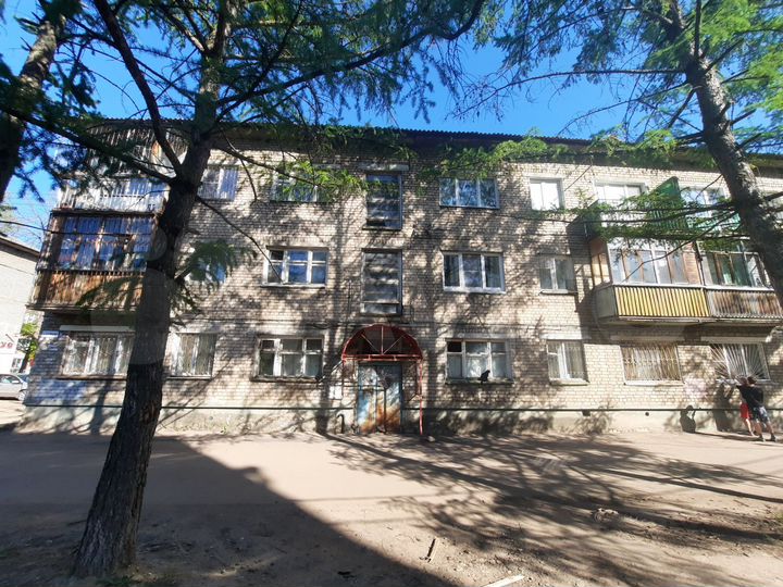 Комната 16 м² в 4-к., 1/5 эт.