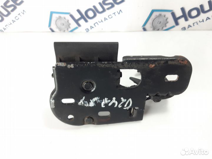 Замок капота Volkswagen Passat B6 2.0 TDI cbab