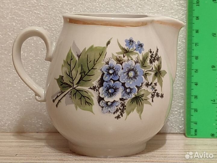 Молочник. Сливочник. Фарфор СССР. Высота - 9 см