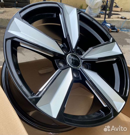 Диски для на Ауди Audi A8 R18