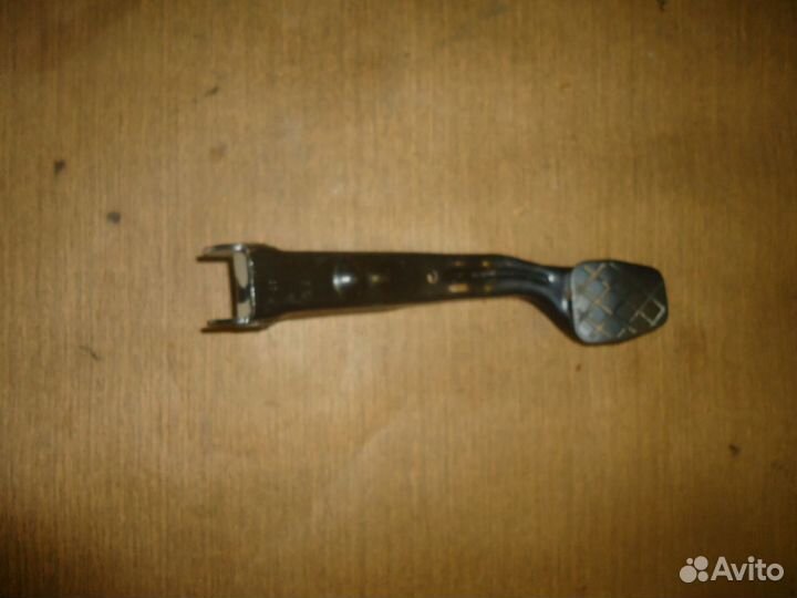 Педаль тормоза Skoda Octavia A4 Tour