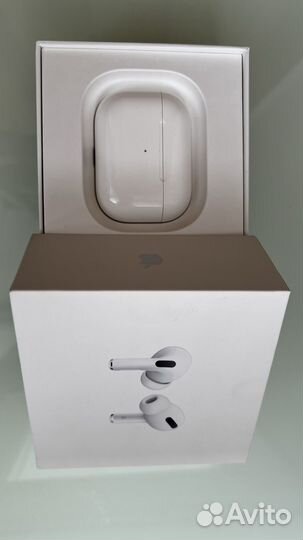 Наушники AirPods Pro with Wireless Charging Case