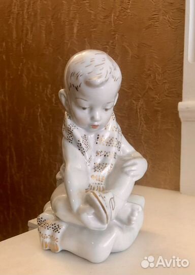 Мальчик на подушке. Песочное 1965 год