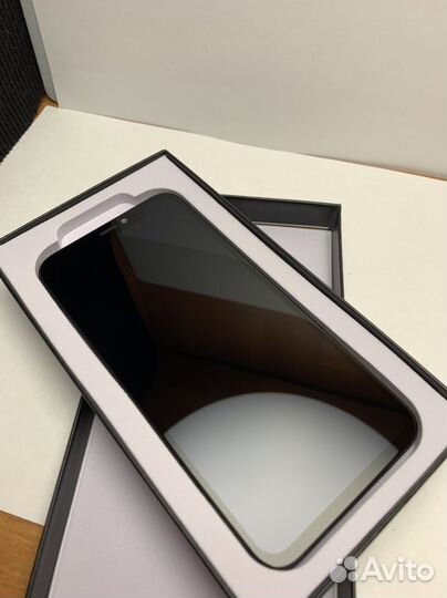 Дисплей на iPhone X с установкой