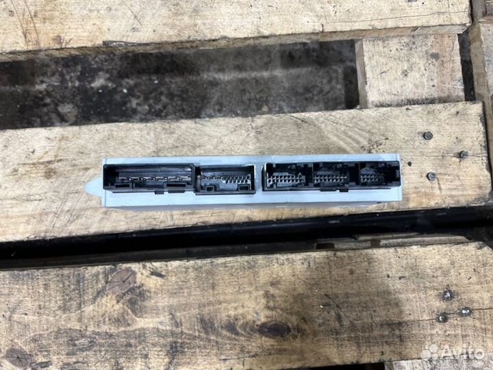 Блок управления передний правый Bmw 7 E66 N62B48