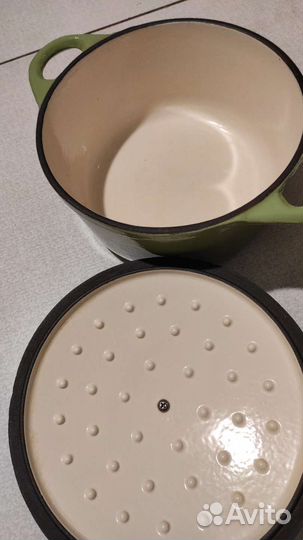 Кастрюля чугуная с эмалированым покрытием