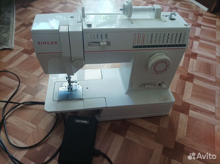 Швейная машина Зингер электрическая