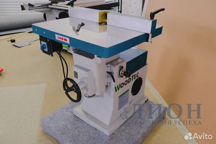 Фрезерный станок по дереву