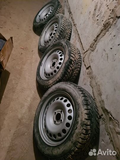 Колеса r 15 зимние 185 65 Nokian Nordman5