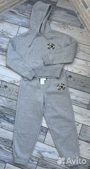 Костюм женский Tommy Jeans