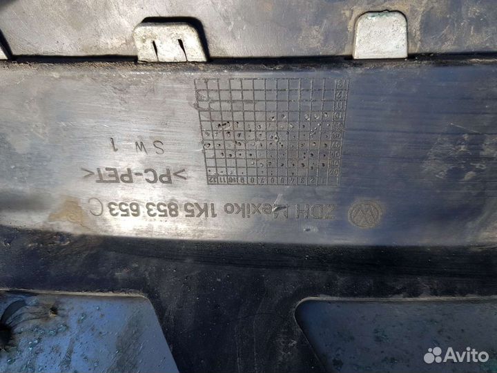 Решетка радиатора Volkswagen Jetta 5