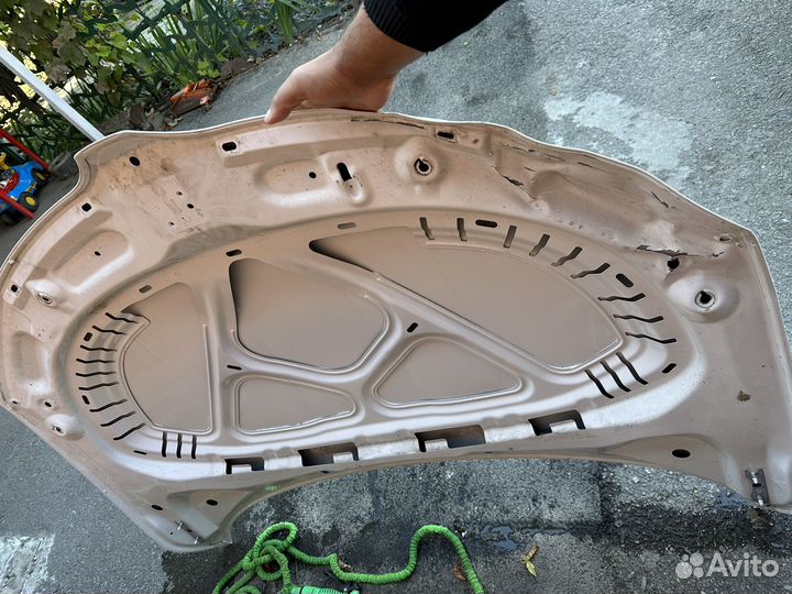 Капот skoda rapid