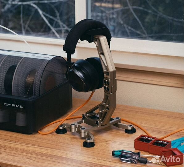 Подставка под наушники