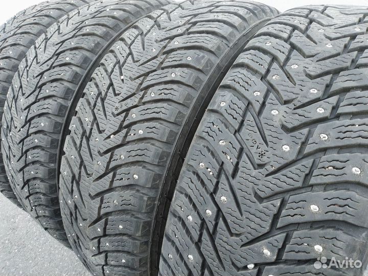 Nokian Tyres Hakkapeliitta 8 SUV 215/70 R16